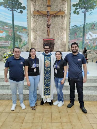 3º Dia da Novena reúne centenas de devotos no Santuário Nossa Senhora Aparecida Celebração foi presidida pelo Padre Aroldo Shinemann Filho e marcada por fé